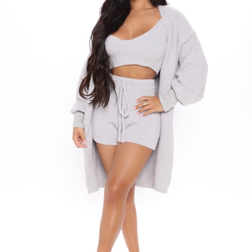 FashionNova Women’s “Living in it Cozy 3 piece Set” -Heather Grey